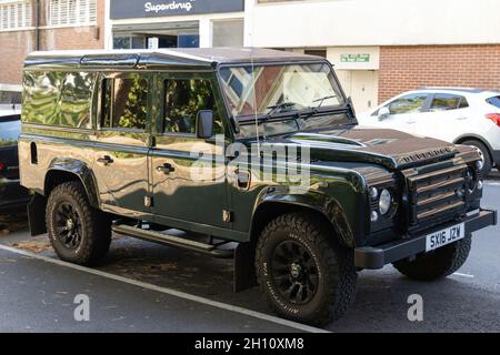 A 2016 Land Rover Defender 110 XS TD, parcheggiato a Bournemouth UK 29-09-2021. Foto Stock