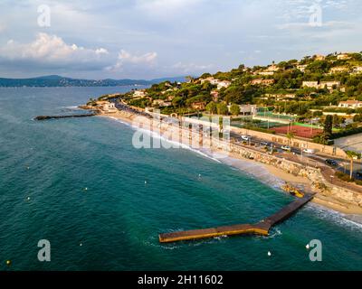 La Croisette spiaggia di Sainte-Maxime in Costa Azzurra (Francia meridionale) Foto Stock