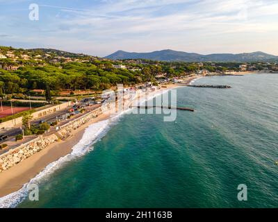 La Croisette spiaggia di Sainte-Maxime in Costa Azzurra (Francia meridionale) Foto Stock