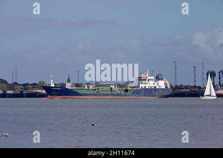 Prodotti chimici / petroliferi superiorità della petroliera che entra nel porto di Harwich. Foto Stock