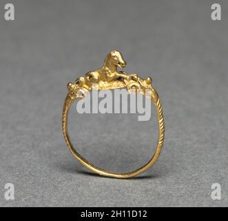 Anello, ad 100-200. Italia, romana, II secolo. Oro; diametro: 2 cm (13/16 poll.). Foto Stock