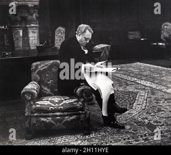 William Randolph Hearst (1863-1951), uomo d'affari americano, politico e editore di giornale, ritratto seduto a tutta lunghezza, Erich Salomon, 1930 Foto Stock