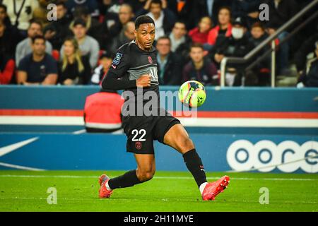 Parigi, Francia. 15 ottobre 2021. Abdou DIALLO del PSG durante il campionato francese Ligue 1 partita di calcio tra Parigi Saint-Germain e SCO Angers il 15 ottobre 2021 allo stadio Parc des Princes di Parigi, Francia - Foto Matthieu Mirville / DPPI Credit: DPPI Media/Alamy Live News Foto Stock