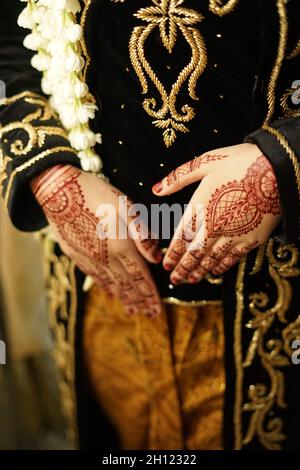 Bride henné scolpito bello e unico a mano della sposa Foto Stock