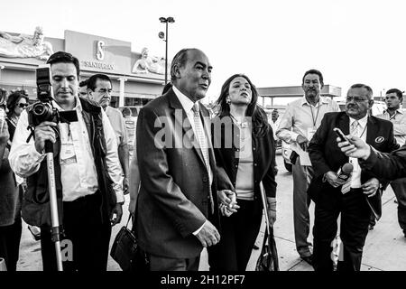 Arriva Carlos Navarro. Dibattito politico dell'Istituto elettorale di Stato, IEE, elezioni. Hermosillo sonora, 21 aprile 2015. (Foto di Irrael Garnica / NortePhoto) dibattito politico del Instituto Estatal elettorale, IEE, eleciones. Hermosillo sonora a 21 abril 2015.(Photo by Irrael Garnica / NortePhoto) Foto Stock