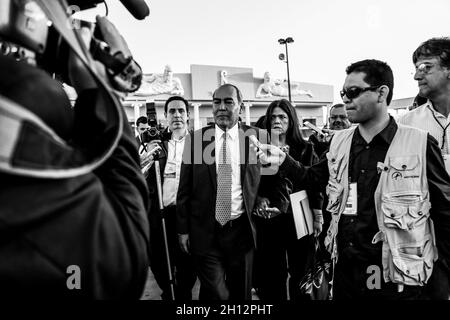 Arriva Carlos Navarro. Dibattito politico dell'Istituto elettorale di Stato, IEE, elezioni. Hermosillo sonora, 21 aprile 2015. (Foto di Irrael Garnica / NortePhoto) dibattito politico del Instituto Estatal elettorale, IEE, eleciones. Hermosillo sonora a 21 abril 2015.(Photo by Irrael Garnica / NortePhoto) Foto Stock