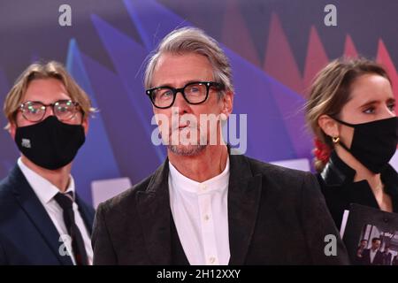 Londra, Regno Unito. 16 ottobre 2021. Alan Ruck e Mirielle Ruck arrivano per la prima mondiale della 'Session', al Royal Festival Hall di Londra durante il BFI London Film Festival. Data foto: Venerdì 15 ottobre 2021. Il credito fotografico dovrebbe essere: Matt Crossick/Empics/Alamy Live News Foto Stock