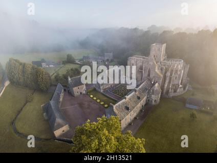 FRANCIA. MANICA (50) IMMAGINE AEREA DELL'ABBAZIA DI HAMBYE Foto Stock