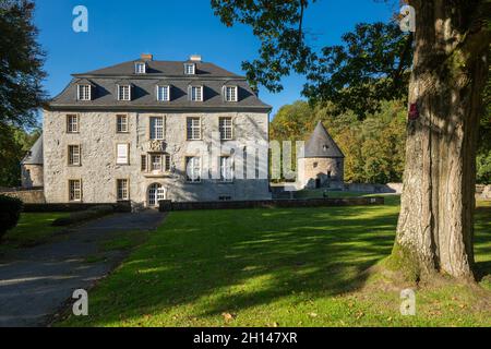 Germania, Velbert, Velbert-Nevignes, Bergisches Land, Niederbergisches Land, Niederberg, Renania settentrionale-Vestfalia, NRW, Castello Hardenberg a Nevignes, ex castello fossato, edificio principale, maniero, torrette, barocco Foto Stock