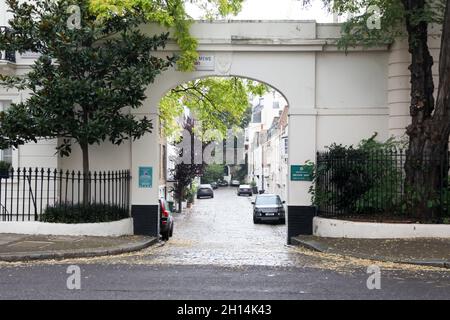 Ingresso a Belgrave Mews North, Belgravia, Londra, ottobre 2021 Foto Stock