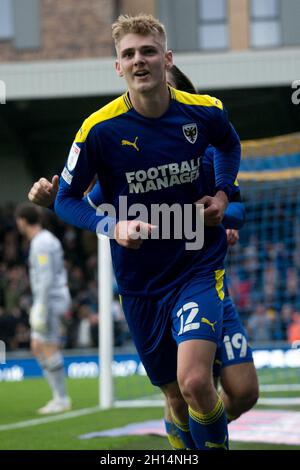 LONDRA, REGNO UNITO. 16 OTTOBRE Jack Rudoni dell'AFC Wimbledon festeggia dopo aver segnato durante la partita della Sky Bet League 1 tra AFC Wimbledon e Sheffield Mercoledì al Pought Lane Stadium, Londra Sabato 16 ottobre 2021. (Credit: Federico Maranesi | MI News) Credit: MI News & Sport /Alamy Live News Foto Stock