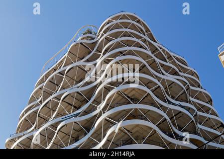 Sito della nuova follia architettonica: Roch superiore, torre alta 50 m situato vicino alla stazione. Città Roch. Nuovo Saint-Roch ZAC.Montpellier Francia Foto Stock