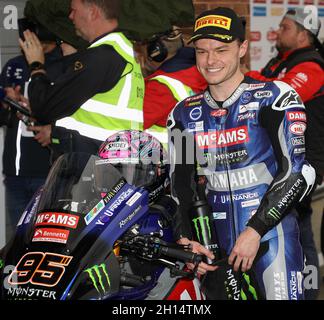 Tarran MacKenzie McMS Yamaha durante il round 11 della 2021 Bennetts British Superbike (BSB) Triple Header a Brands Hatch, Longfield, Inghilterra, il 16-17 ottobre 2021. Foto di Ian Hopgood. Credit: Prime Media Images/Alamy Live News Foto Stock