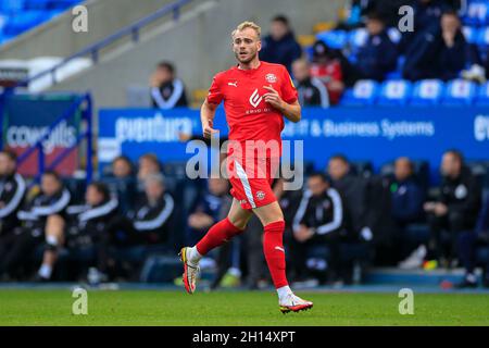 Bolton, Regno Unito. 16 ottobre 2021. Jack Whatmough #5 di Wigan Athletic a Bolton, Regno Unito il 10/16/2021. (Foto di Conor Molloy/News Images/Sipa USA) Credit: Sipa USA/Alamy Live News Foto Stock