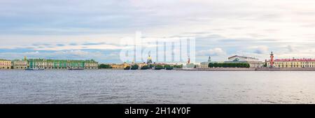 Disegno acquerello del Panorama di San Pietroburgo con il Palazzo d'Inverno, il Museo dell'Hermitage di Stato, il Ponte del Palazzo sul fiume Neva, la Cattedrale di Sant'Isacco Foto Stock
