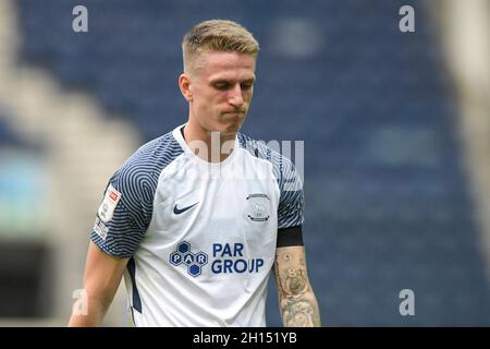 Preston, Regno Unito. 16 ottobre 2021. Emil Riis Jakobsen #19 di Preston North End guarda al suolo dopo la partita a Preston, Regno Unito, il 10/16/2021. (Foto di Simon Whitehead/News Images/Sipa USA) Credit: Sipa USA/Alamy Live News Foto Stock