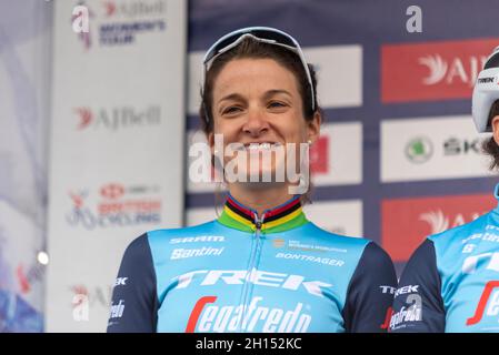 Elizabeth Deignan di Trek Segafredo si prepara a correre la gara ciclistica AJ Bell Women's Tour fase quattro, a partire da Shoeburyness, Essex, Regno Unito. Lizzie Foto Stock