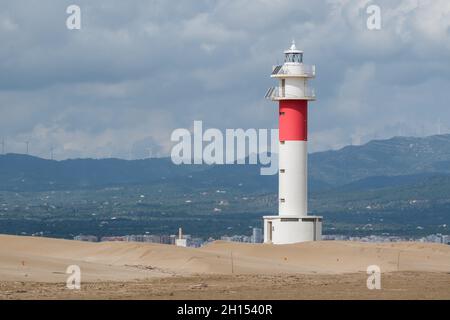 Faro far del Fangar, delta Ebro, Catalogna, Spagna Foto Stock