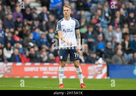 Preston, Regno Unito. 16 ottobre 2021. Emil Riis Jakobsen #19 di Preston North terminano in azione durante la partita a Preston, Regno Unito il 10/16/2021. (Foto di Simon Whitehead/News Images/Sipa USA) Credit: Sipa USA/Alamy Live News Foto Stock