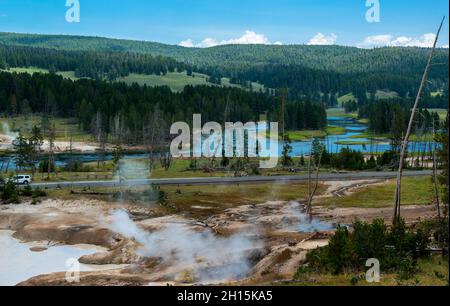 Sorgenti termali di Muddy, Mud Volcano Thermal Area, Yellowstone National Park, Wyoming Foto Stock