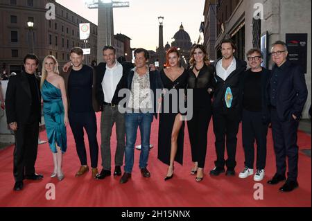 Roma, Italia. 16 ottobre 2021. Cast partecipare il tempo è su film tappeto rosso all'Auditorium conciliazione. Credit: SOPA Images Limited/Alamy Live News Foto Stock