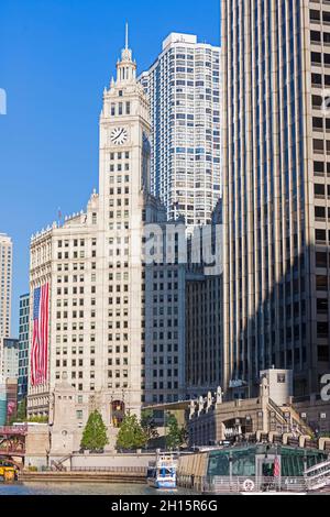 Wrigley Building sul fiume Chicago, Illinois Foto Stock