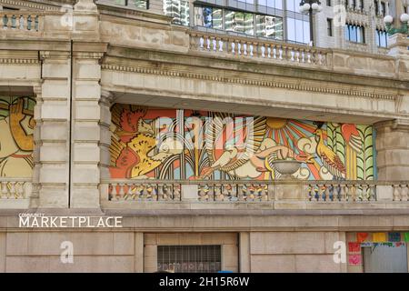 Murales in Community Marketplace sul lungofiume di Chicago nel centro di Chicago, Illinois Foto Stock