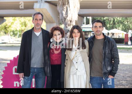 Roma, Italia. 16 ottobre 2021. Cast partecipa alla fotocall del film 'Takeaway' durante il 16° Festival del Film di Roma 2021 il 16 ottobre 2021 a Roma (Photo by Matteo Nardone/Pacific Press) Credit: Pacific Press Media Production Corp./Alamy Live News Foto Stock