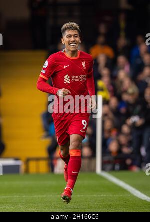 Watford. 17 ottobre 2021. Roberto Firmino di Liverpool festeggia dopo aver segnato durante la partita della Premier League tra Watford e Liverpool a Watford, in Gran Bretagna, il 16 ottobre 2021. Credit: Xinhua/Alamy Live News Foto Stock