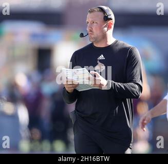 16 ottobre 2021: Il capo allenatore di Bobcats dello stato del Texas Jake Spavital durante una partita di football NCAA tra lo stato del Texas e Troia il 16 ottobre 2021 a San Marcos, Texas. (Credit Image: © Scott Coleman/ZUMA Press Wire) Foto Stock