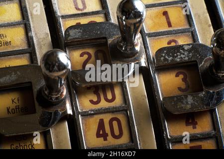 dettaglio di un vecchio registratore di cassa Foto Stock