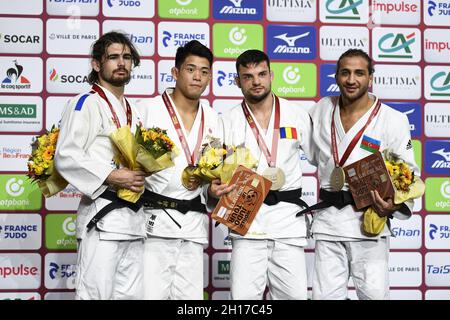 Men -73 kg, RIQUIN Theo of France medaglia d'argento, HARADA Kenshi of Japan medaglia d'oro, RAICU Alexandru of Romania e Hidayat Heydarov of Azerbaijan medaglia di bronzo durante il Paris Grand Slam 2021, evento Judo il 16 ottobre 2021 presso l'AccorHotels Arena di Parigi, Francia - Foto: Victor Joly/DPPI/LiveMedia Foto Stock