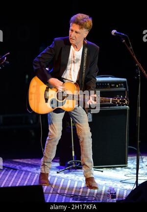 FORT LAUDERDALE, FL - OCTOBER16: John Waite suona al Parker il 16 ottobre 2021 a Fort Lauderdale, Florida. Credit: Mpi04/MediaPunch Foto Stock