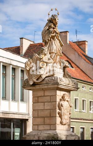 Statua di San Giovanni di Nepomuk sulla Piazza del mercato Vecchio. Poznan, Polonia. Foto Stock