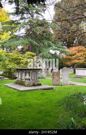 Chiesa torre di St Mary la chiesa parrocchiale Vergine, Mortlake, Londra, Inghilterra, Regno Unito Foto Stock