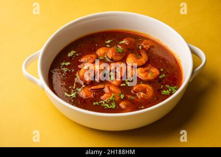Gamberi di Goan o curry di gamberi o masala di zinga noto anche come Kolambi kalwan o Tikhle Foto Stock