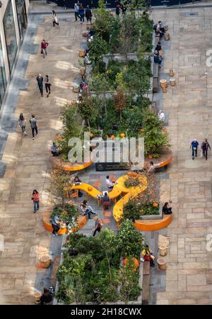 Rockefeller Center Channel Gardens in autunno, New York, USA, 2021 Foto Stock