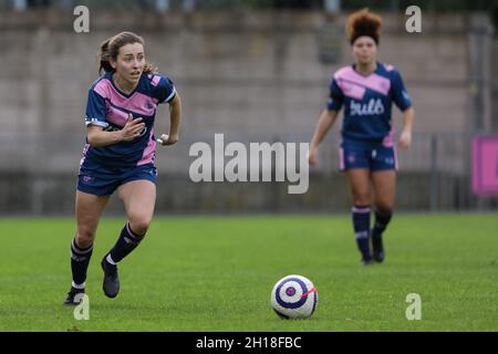 Londra, Regno Unito. 17 ottobre 2021. Londra, Inghilterra, 17 ottobre 20 Sarah Milner (17 Dulwich Hamlet) in azione al London and South East Regional Womens Premier game tra Dulwich Hamlet e Ashford a Champion Hill a Londra, Inghilterra. Liam Asman/SPP Credit: SPP Sport Press Photo. /Alamy Live News Foto Stock