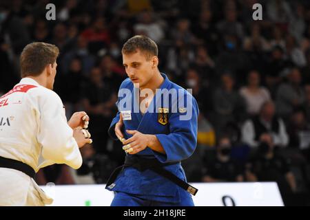 Parigi, Francia. 18 Ott 2021. Tim Gramkow (GER) compete su -81 kg di uomini durante l'evento Paris Grand Slam 2021 di Judo il 17 ottobre 2021 presso l'AccorHotels Arena di Parigi, Francia - Foto: Yoann Cambefort/DPPI/LiveMedia Credit: Independent Photo Agency/Alamy Live News Foto Stock