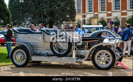 Partecipanti al Concours of Elegance 2021 in Hampton Court Place Foto Stock