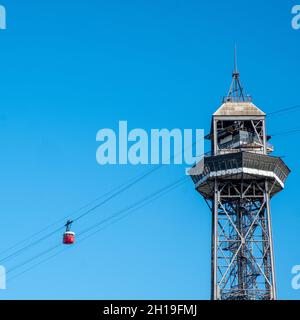Torre per la funivia al porto Foto Stock