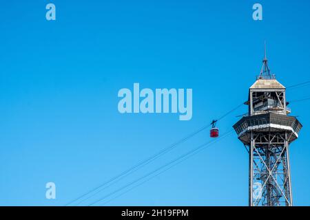 Torre per la funivia al porto Foto Stock