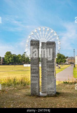 Monumento regole del calcio in Parker's Piece, Cambridge, Inghilterra. Foto Stock