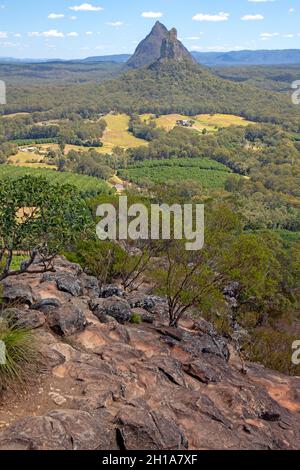 Vista dal monte Ngungun al monte Coonowrin e al monte Beerwah Foto Stock