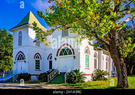 Twin Beech AME Zion Chiesa è illustrato, 16 ottobre 2021, a Fairhope, Alabama. La chiesa fu costruita nel 1925 dall'architetto Axal Johnson. Foto Stock