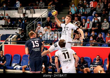 Hugo BROUZET (19) di Chambéry durante il campionato francese, Liqui Moly Starligue Handball match tra Parigi Saint-Germain e Chambery SMB il 17 ottobre 2021 allo Stade Pierre de Coubertin a Parigi, Francia - Foto Ann-Dee Lamour / CDP MEDIA / DPPI Foto Stock