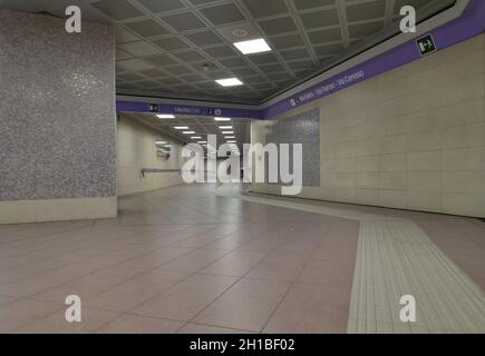 Stazione della metropolitana Monumentale di Milano. Monumentale è una stazione della linea 5 della metropolitana, chiamata linea Lilla. Foto Stock