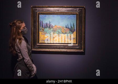 Londra, Regno Unito. 18 Ott 2021. Christies, The Cox Collection, The Story of Impressionism, Vincent Van Gogh, Cabanes de Bois Parma les Oliviers et cypress Best su richiesta regione di $40 milioni.Paul Quezada-Neiman/Alamy Live News Credit: Paul Quezada-Neiman/Alamy Live News Foto Stock