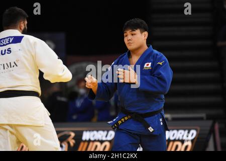 Parigi, Francia. 18 Ott 2021. Kazuya Sato (JPN) compete sui 100 kg di uomini durante il Grand Slam 2021 di Parigi, evento Judo il 17 ottobre 2021 presso l'AccorHotels Arena di Parigi, Francia - Foto: Yoann Cambefort/DPPI/LiveMedia Credit: Independent Photo Agency/Alamy Live News Foto Stock