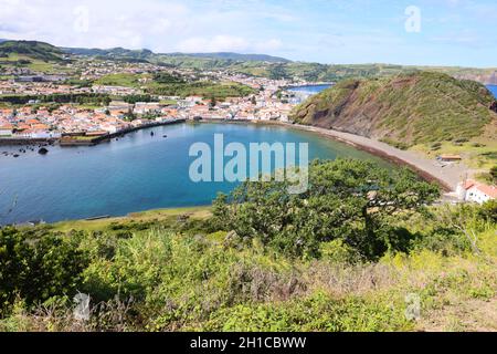 Vista sulla Praia do Porto PIM, isola di Faial, Azzorre Foto Stock
